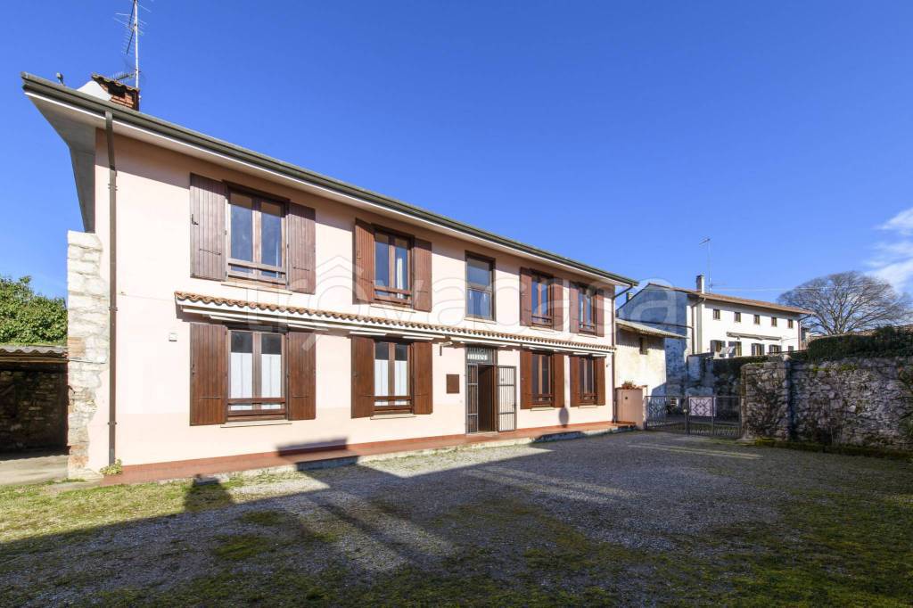 Casa Indipendente in vendita a Mariano del Friuli via manzoni