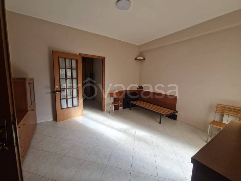 Appartamento in affitto a Quarto via Dino Campana, 400