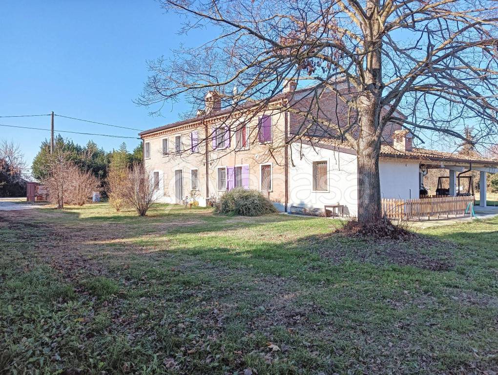Villa Bifamiliare in in vendita da privato a Bagnacavallo via Reale, 97