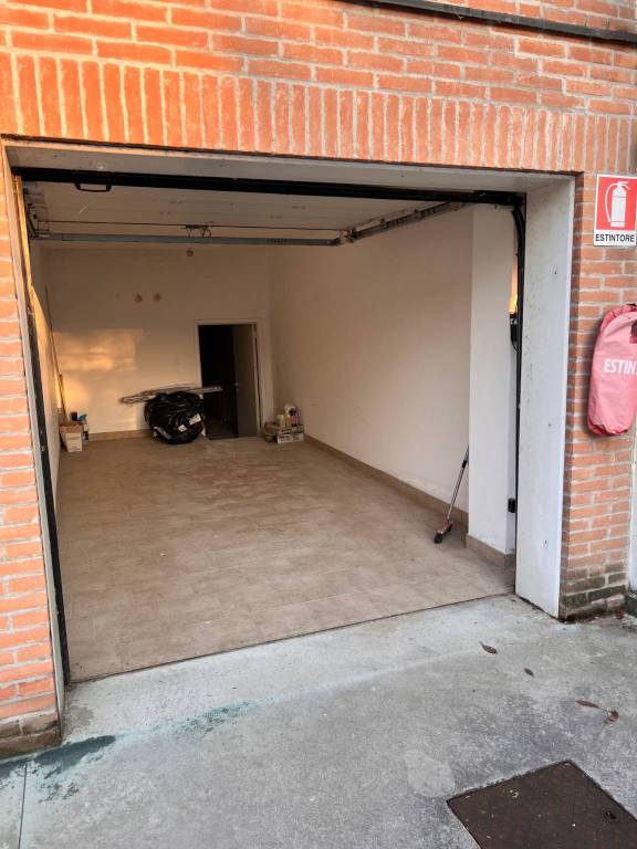 Garage in vendita a Mantova via Carlo Pisacane, 1