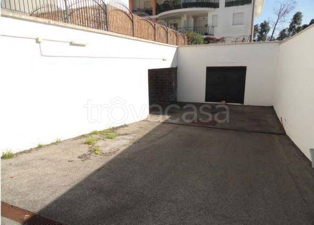Garage in vendita ad Anzio viale roma