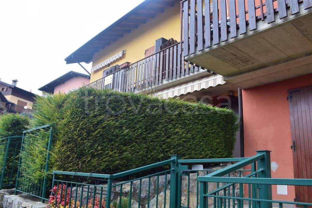 Villa in vendita a Costa Serina via Alessandro Manzoni