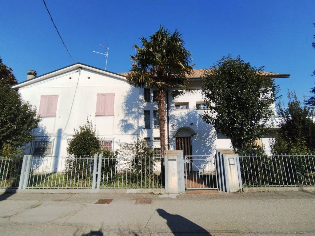 Villa in vendita a Lugo via Fiumazzo, 358