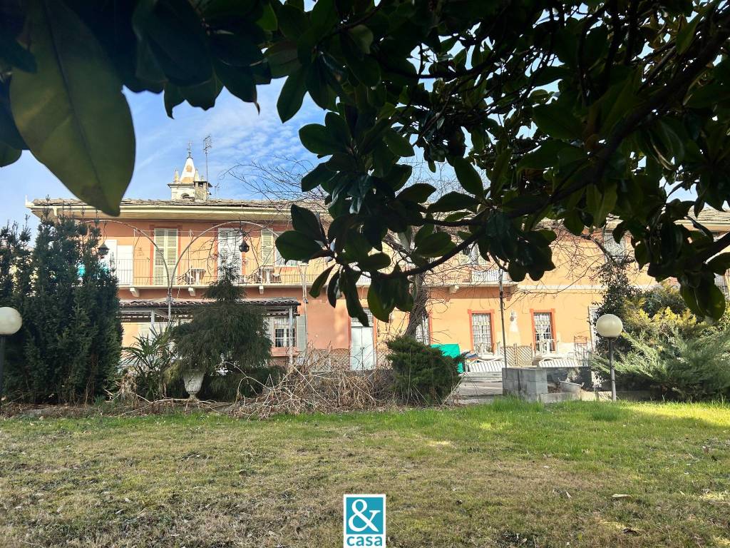 Casale in vendita a Bibiana via Vittorio Veneto