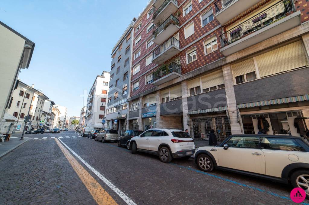 Appartamento in vendita a Udine via Gemona