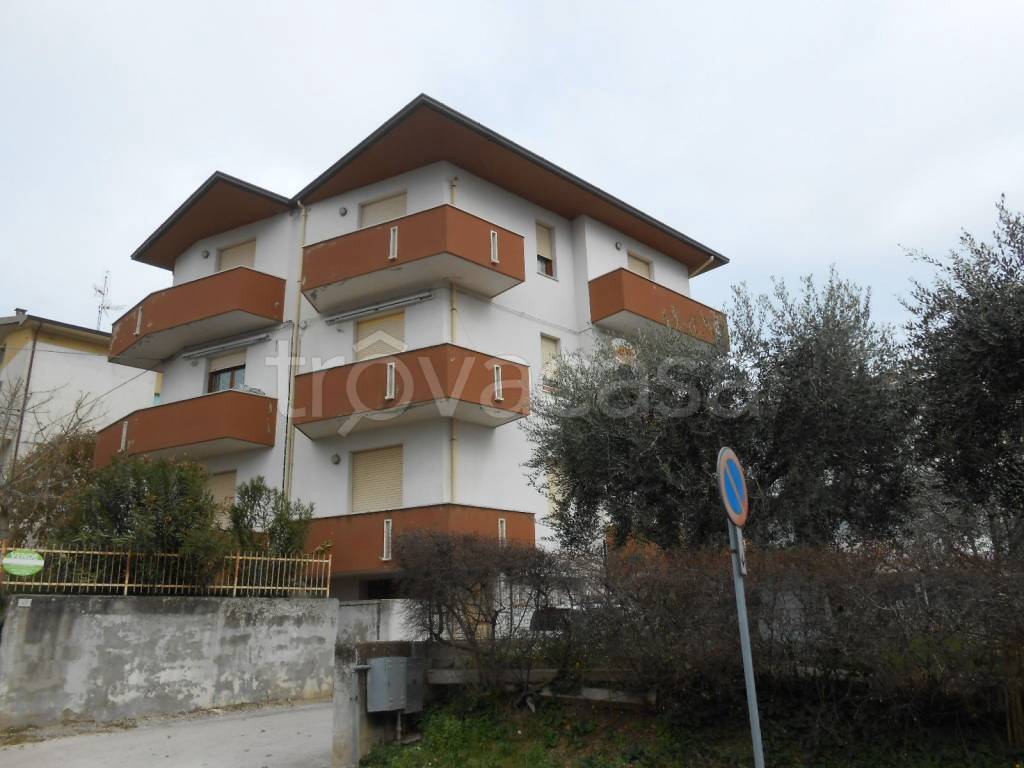 Appartamento in vendita a Mondolfo via Monte Coco
