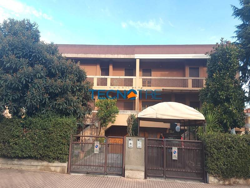 Villa Bifamiliare in vendita a Folignano via Aosta, 4