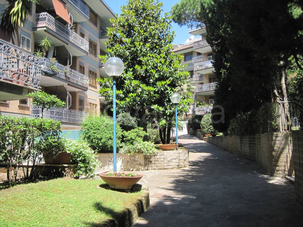 Appartamento in vendita a Roma via Adolfo Gandiglio, 29