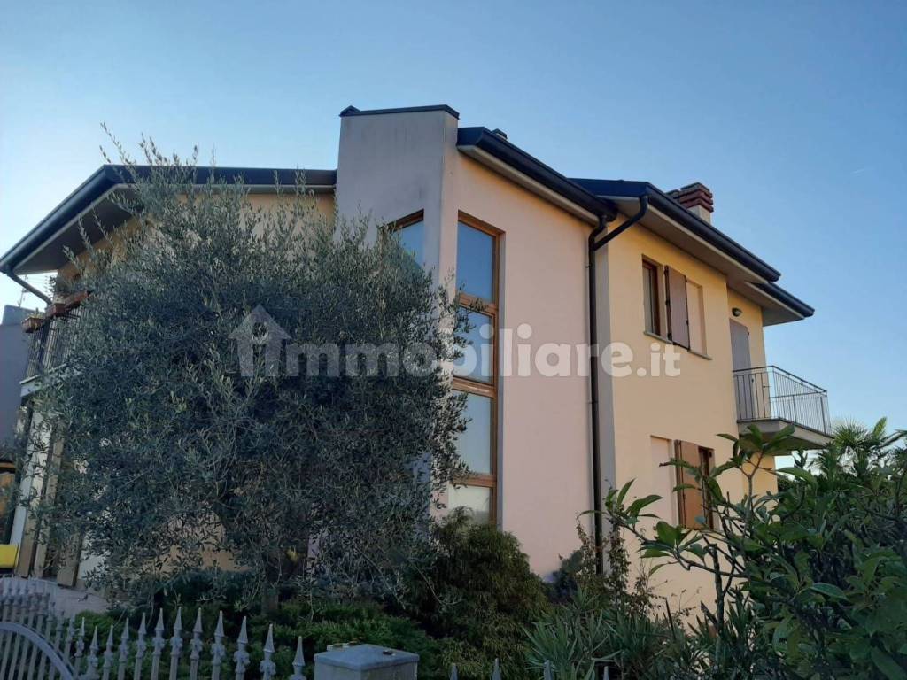 Villa in vendita a Brignano Gera d'Adda via Lurano