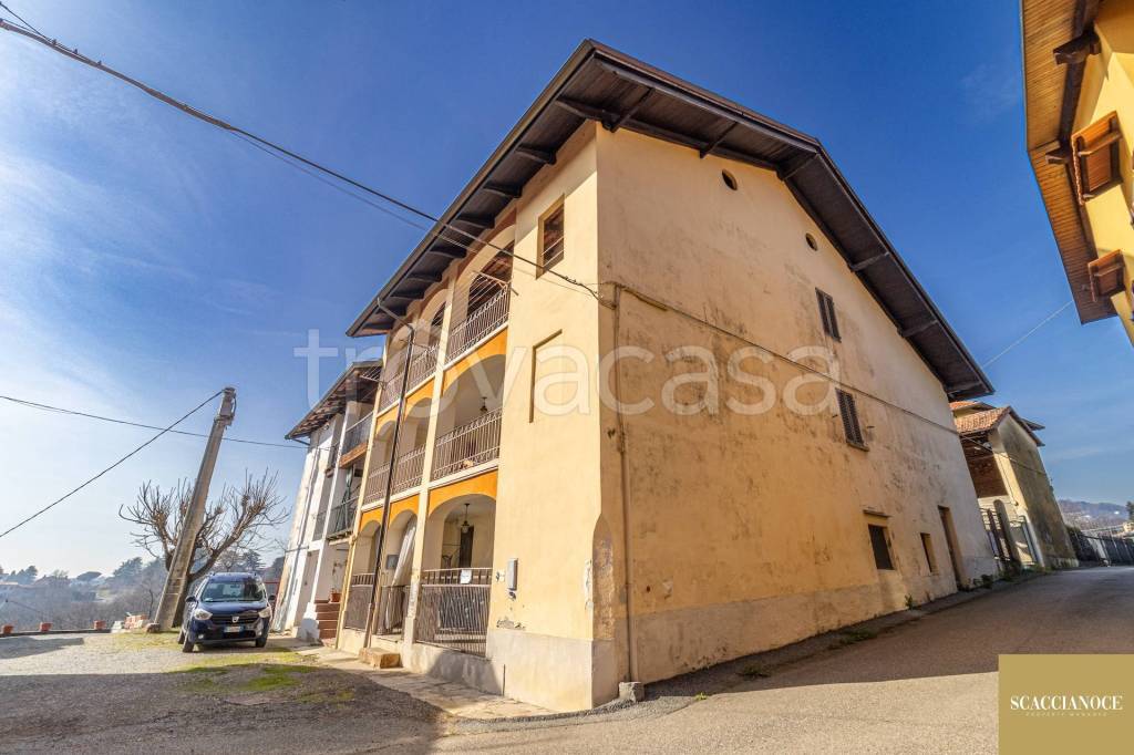 Villa a Schiera in vendita a Piatto frazione Serralunga, 13
