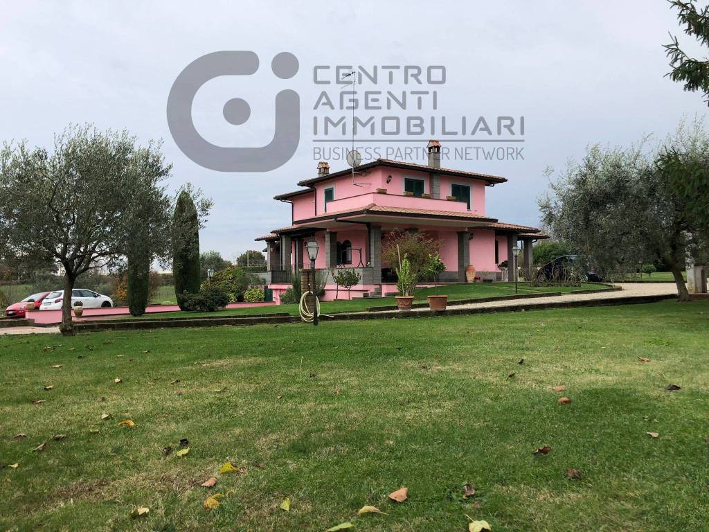 Villa in vendita a Vejano strada Provinciale Claudia Briaccianese