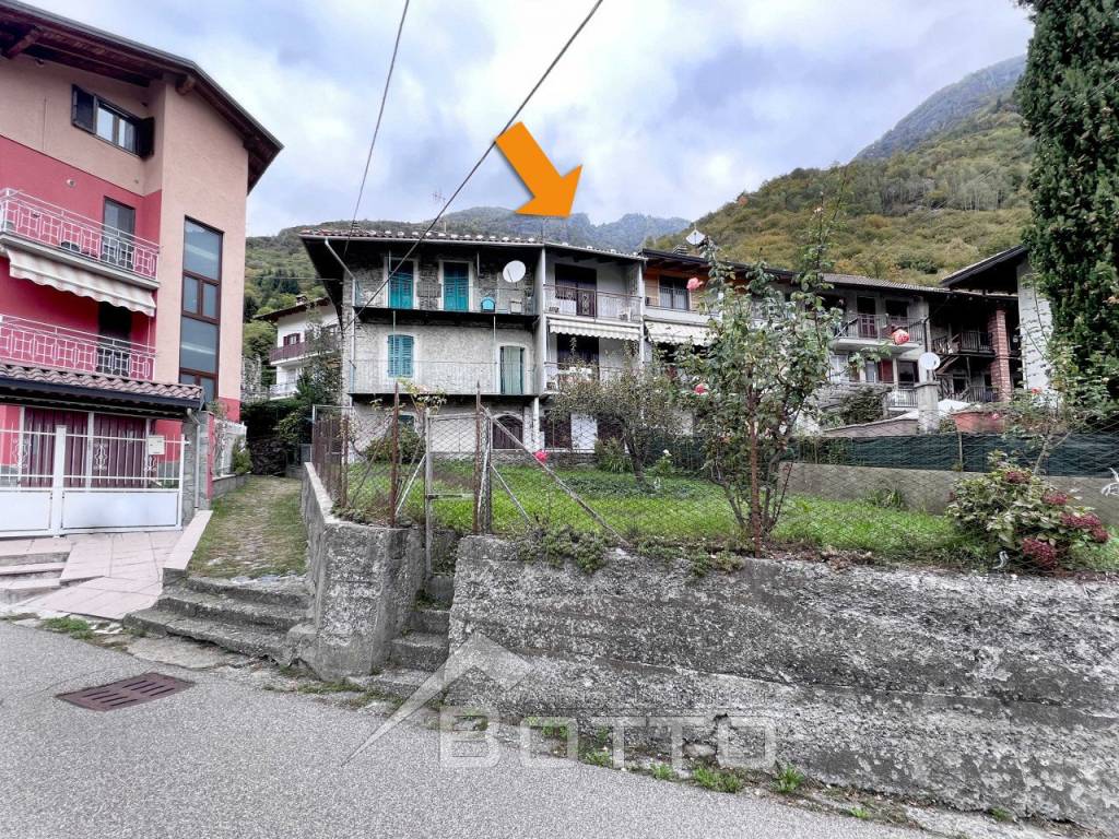 Villa a Schiera in vendita a Varallo via Rua e Piova 26