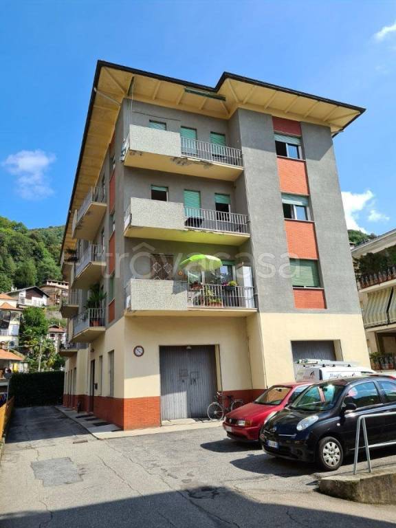 Magazzino in affitto a Varallo viale Cesare Battisti