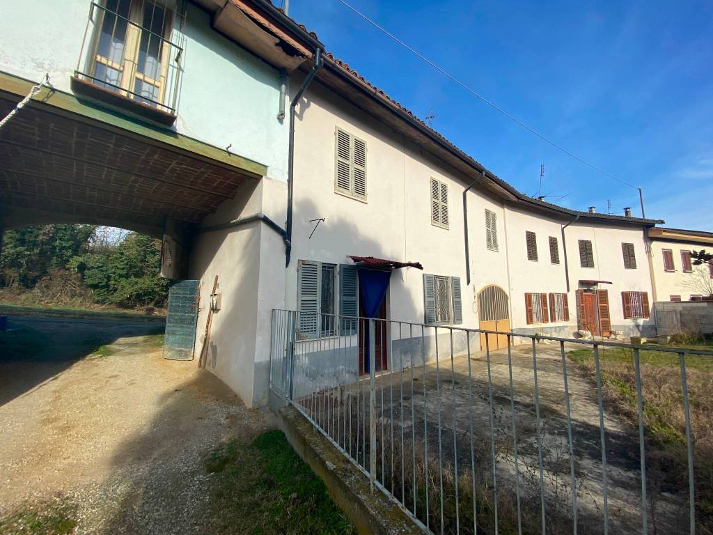 Casa Indipendente in vendita a Viarigi frazione Accorneri Collina, 36