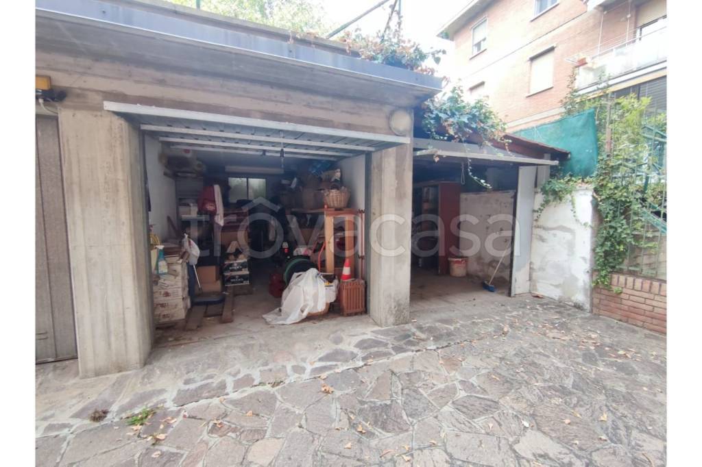 Garage in vendita a Ozzano dell'Emilia via Ugo Foscolo, 1