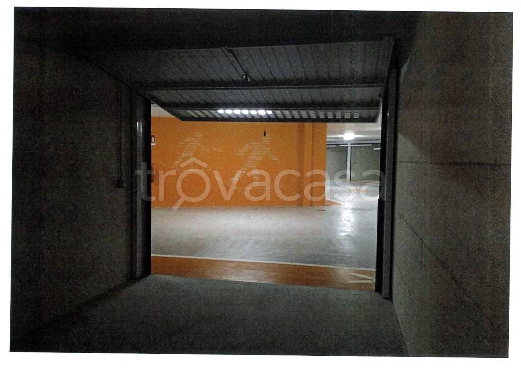 Garage in vendita ad Alagna Valsesia frazione Centro, 18