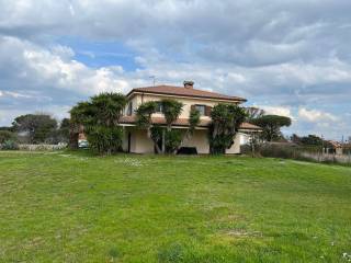 Villa in vendita ad aprilia via candigliano