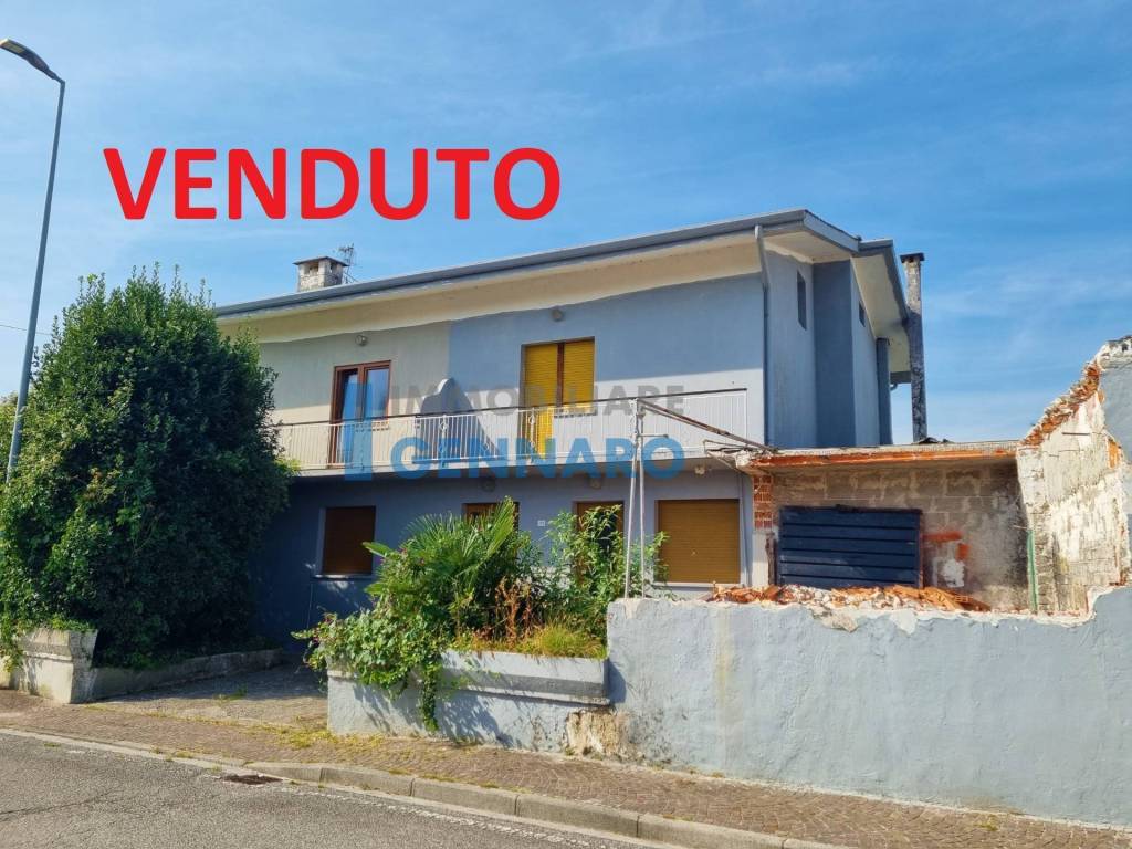 Casa Indipendente in vendita a Tavagnacco via Feletto