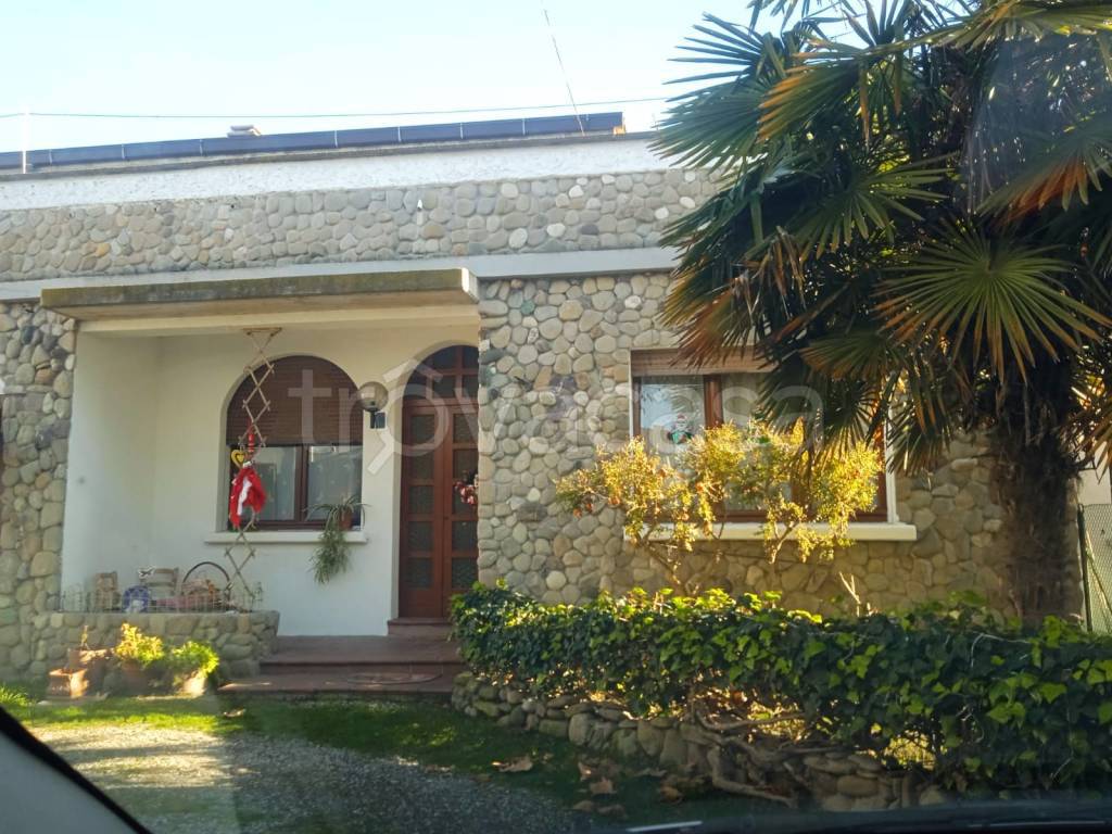 Villa in vendita a Conselice via Ines Bedeschi