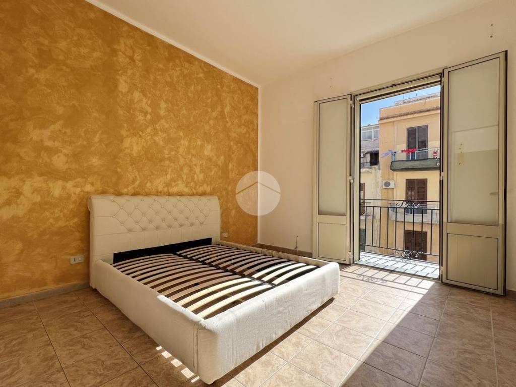 Appartamento in vendita a Palermo via Montalbo, 134