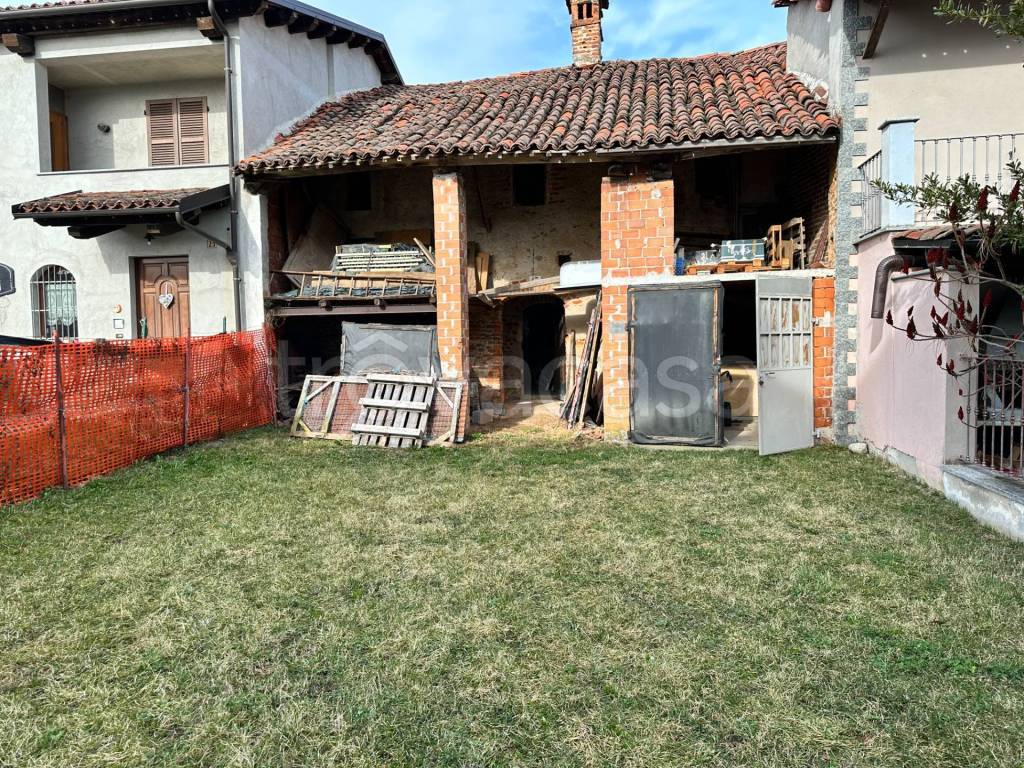 Casa Indipendente in vendita a Pianfei via Sacheri