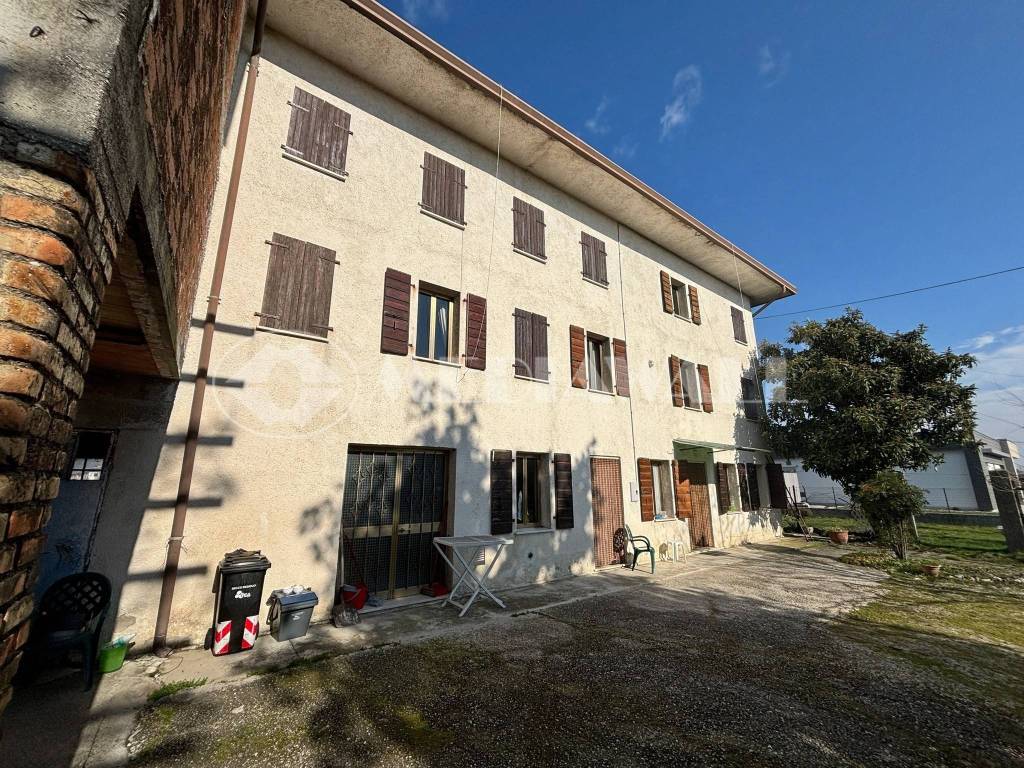 Villa in vendita a Pordenone via erasmo da valvasone