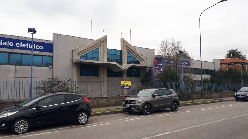 Capannone Industriale in vendita a Brescia via Giuseppe Nicolini, 7