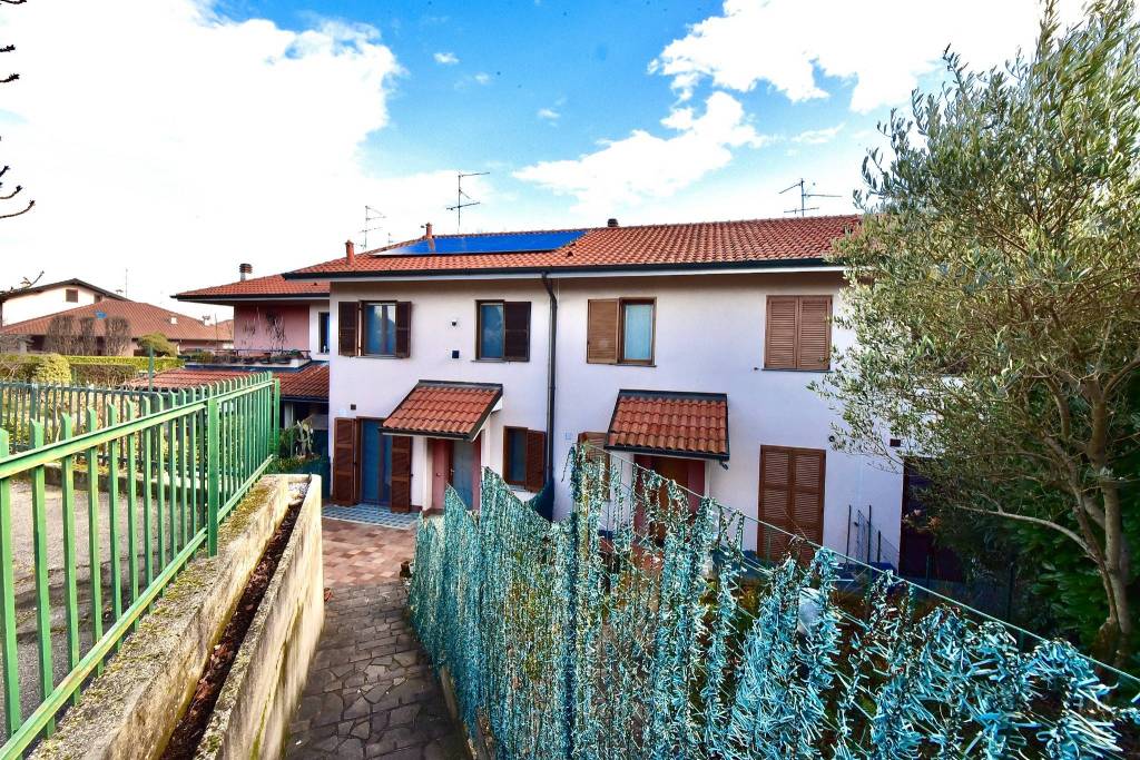 Villa a Schiera in vendita a Besana in Brianza via Girolamo Frescobaldi, 26