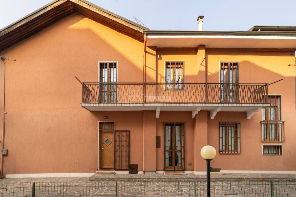 Casa Indipendente in vendita a Cernusco sul Naviglio via briantea