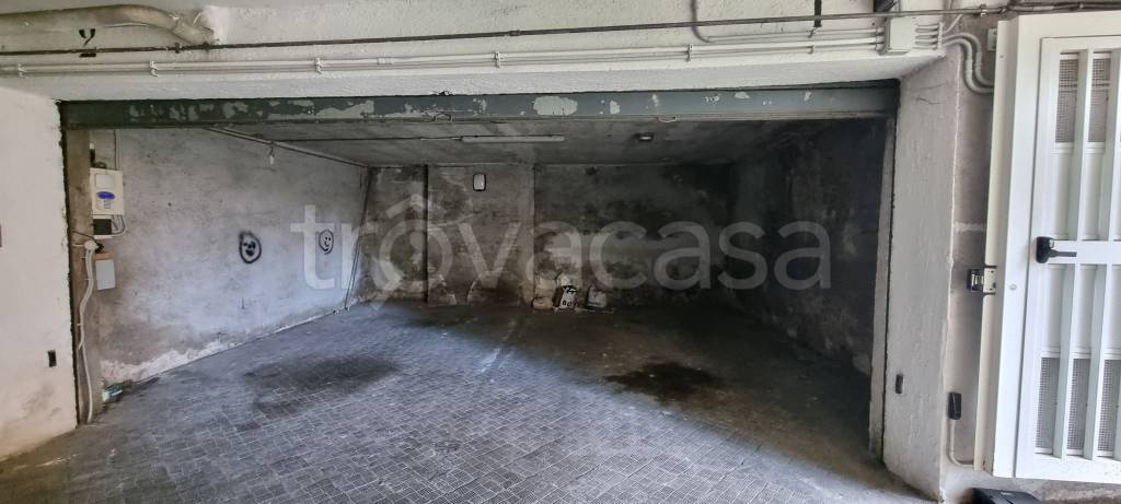 Garage in vendita a Roma via Alessandro Vessella, 15