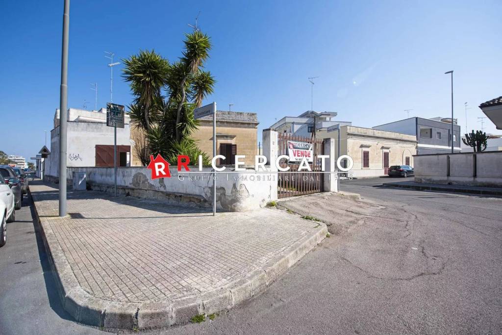 Villa in vendita a Lecce via rocco scotellaro