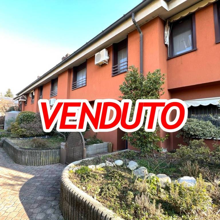 Villa a Schiera in vendita a Garbagnate Milanese via Antonio Vivaldi, 4