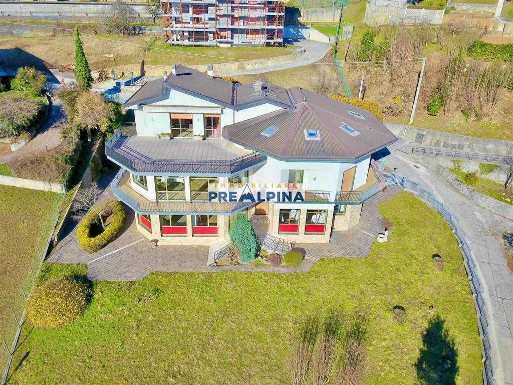 Villa Bifamiliare in vendita a Gandino via Monte Farno