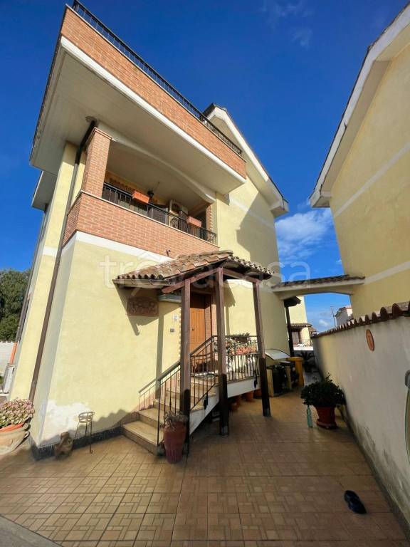 Villa a Schiera in vendita a Nettuno via Lago di Bracciano
