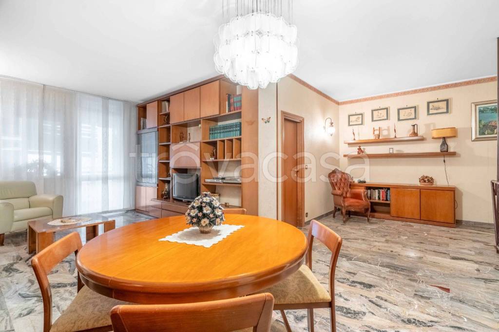 Appartamento in vendita a Milano via Negroli, 23