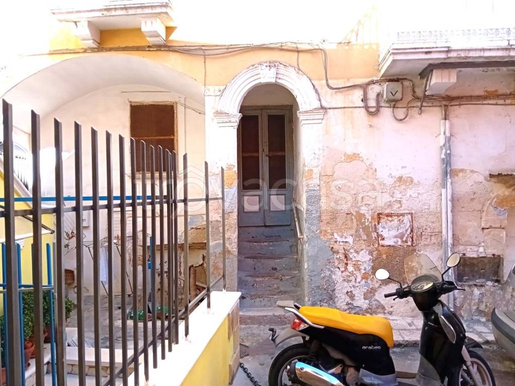 Appartamento in vendita a Bari via Montesanto