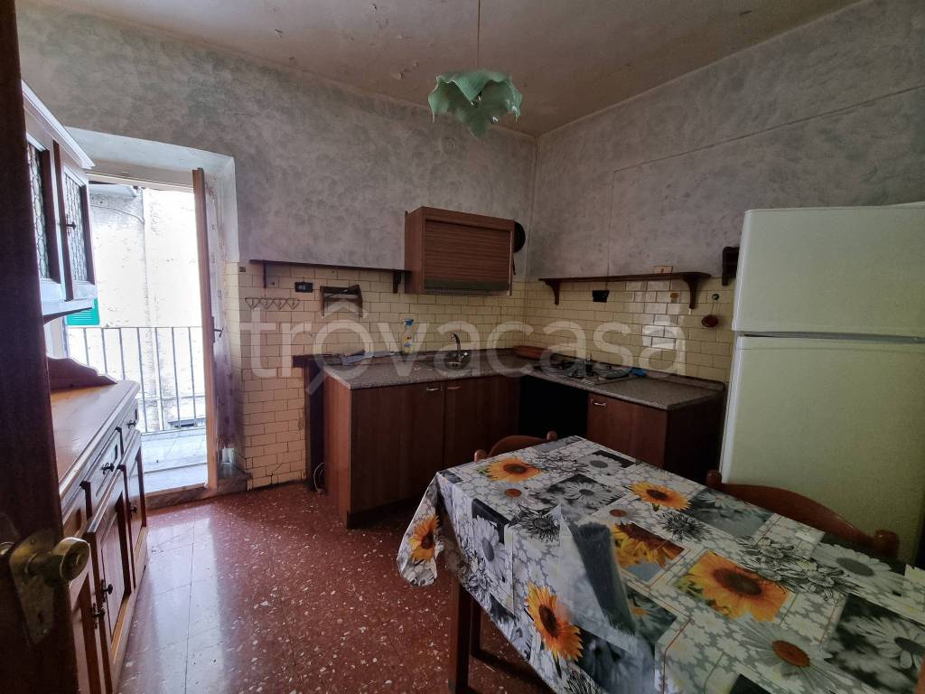 Appartamento in vendita a Caprarola via Camillo Benso di Cavour