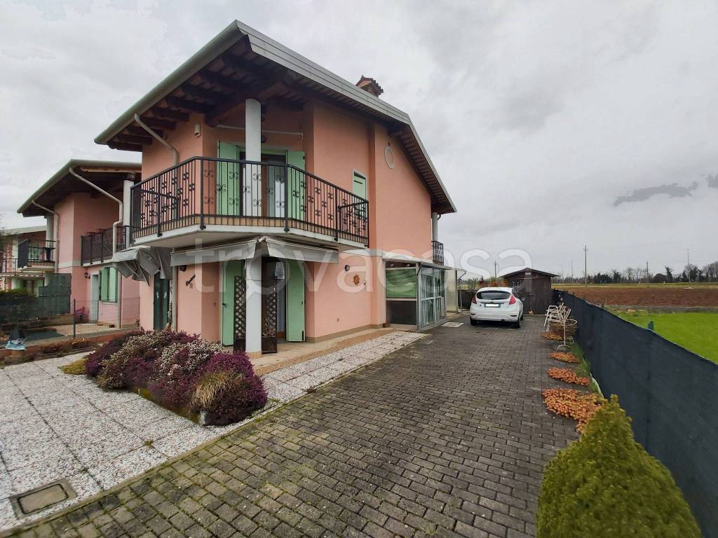 Villa a Schiera in vendita a Gonars via Monte Santo, 56