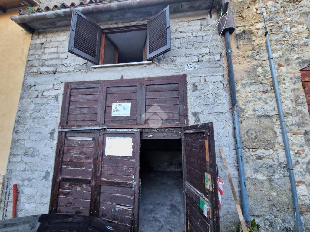 Garage in vendita ad Arpino via Caio Mario