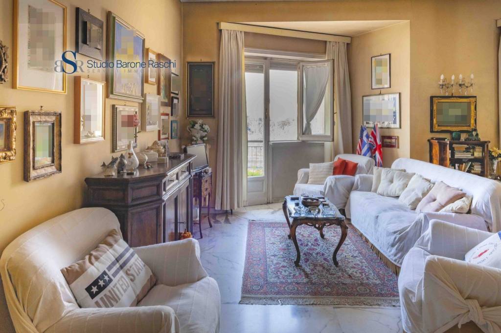 Appartamento in vendita a Roma via Andrea Sacchi