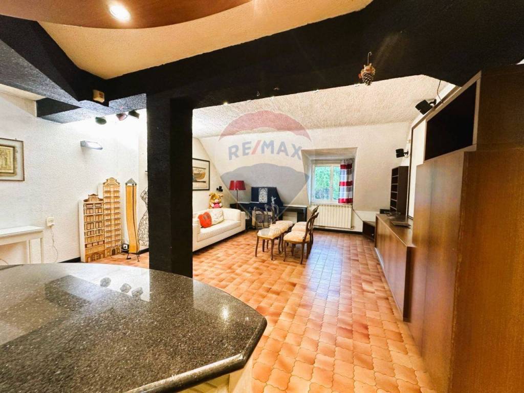Appartamento in vendita a Falconara Marittima via leopardi, 14