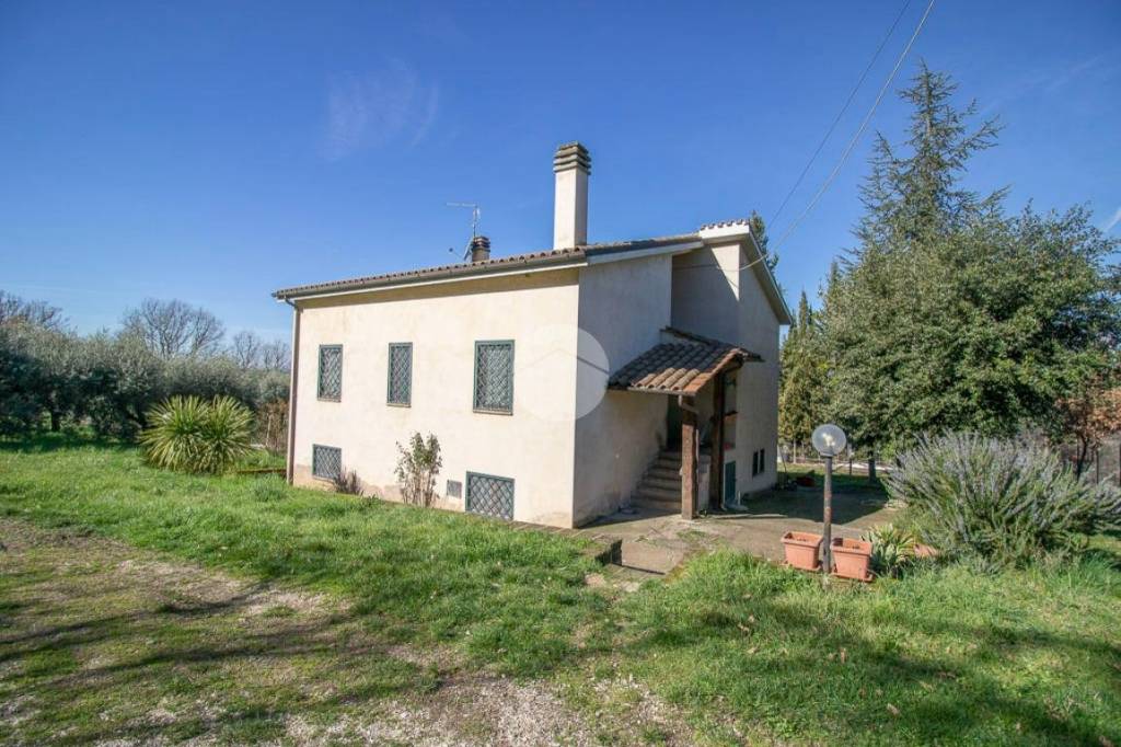 Villa in vendita a Montebuono via Fianello