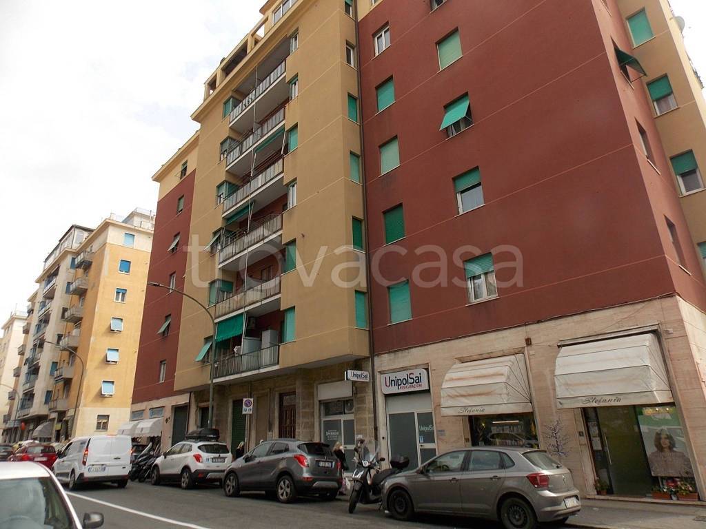 Appartamento in vendita a Genova via Bologna