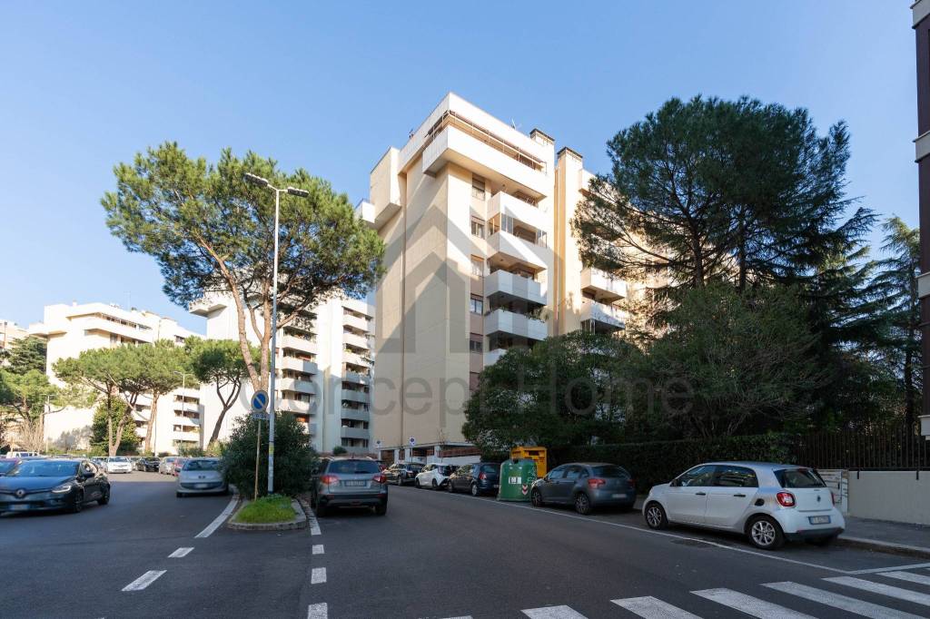 Appartamento in vendita a Roma viale Cesare Pavese, 55