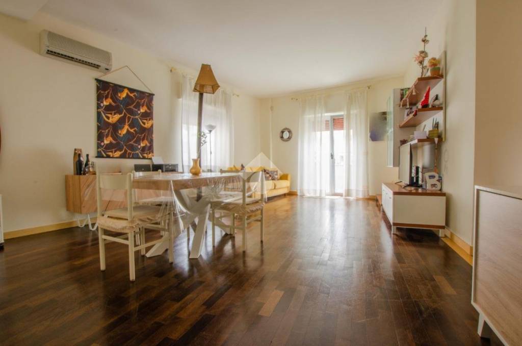 Appartamento in vendita a Gioia del Colle via Peppino Papalia, 8