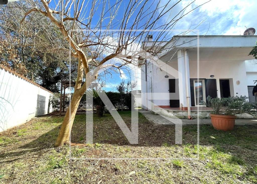 Villa a Schiera in vendita ad Anzio via Dante, 58