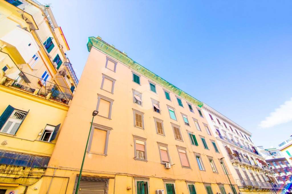 Appartamento in vendita a Napoli in ottimo stato nei pressi di Piazza Vanvitelli, 13