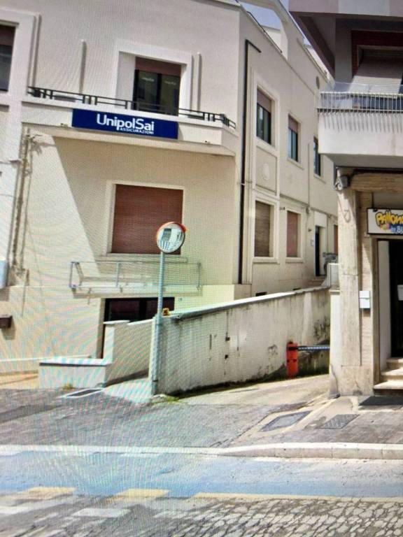Garage in vendita a Pescara via Caduta Del Forte, 14