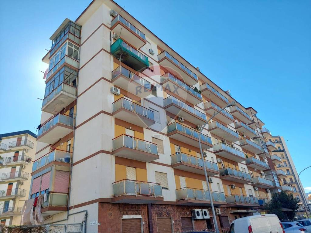 Appartamento in vendita a Palermo via Ignazio e Manfredi Lanza, 13
