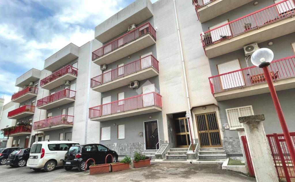 Appartamento in vendita a Canosa di Puglia via Dante Alighieri, 52